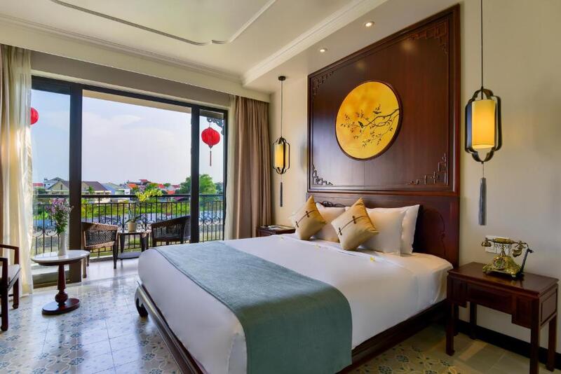 Hoi an travel in Vietnam Reunification