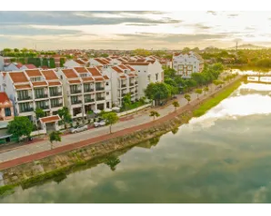 Discover the Contrast Between Old and New Hoi An Vietnam