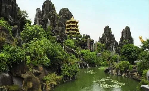 Marble Mountain – Am Phu Cave – Monkey Mountain Tour